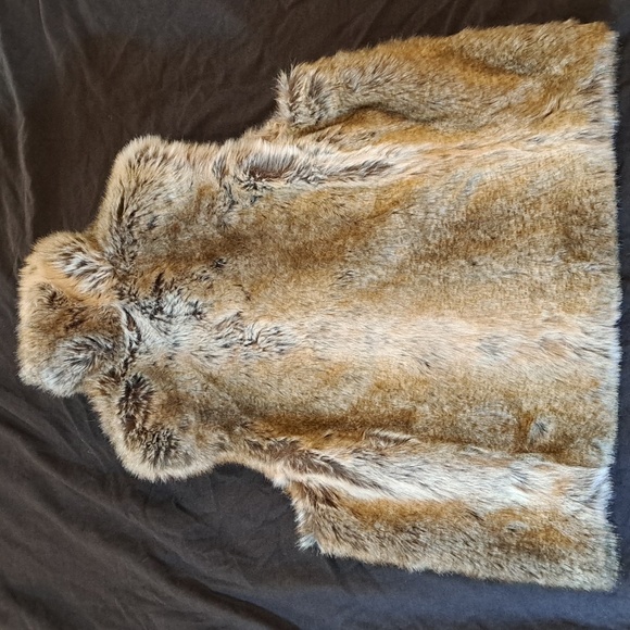 Reversible fur vest - Picture 4 of 10